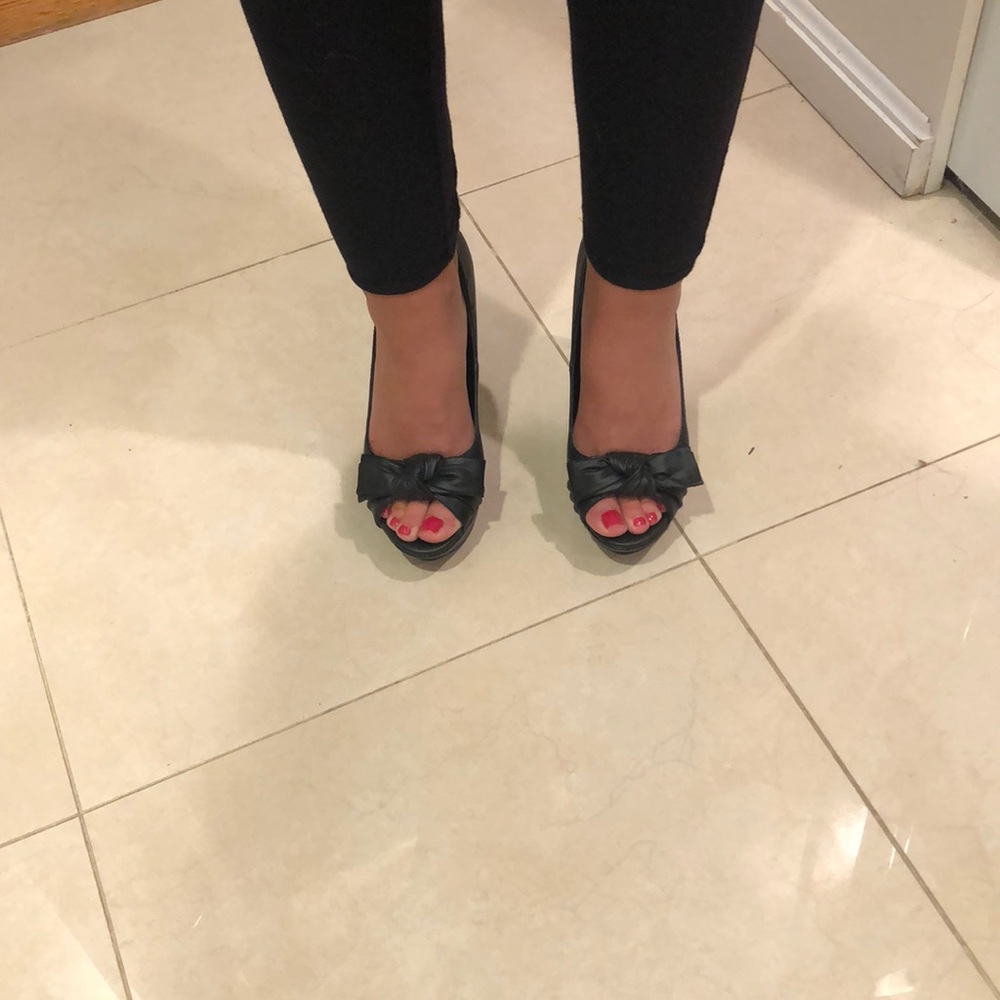 Anne Michelle Black Open Toes Heels